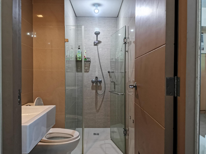 Bathroom, Two Palm Tree Villas Newport City Room 3, Pasay City
