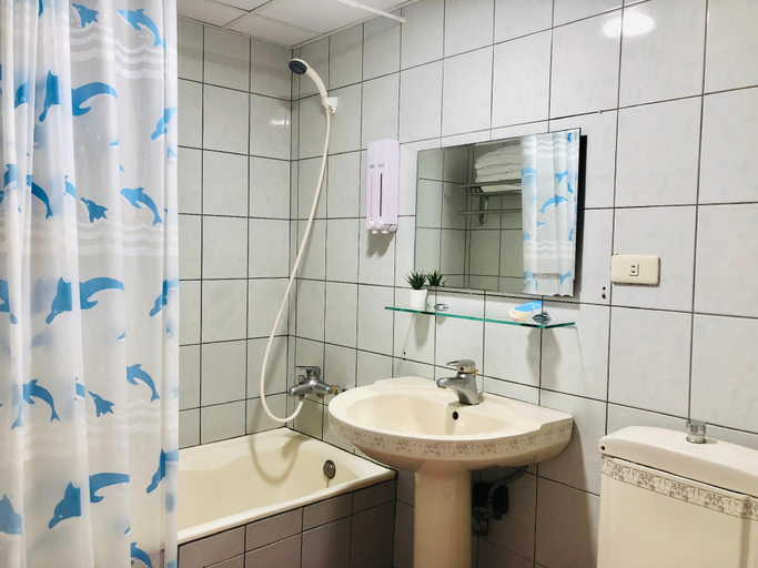 Bathroom, Fun Trip Kenting, Pingtung