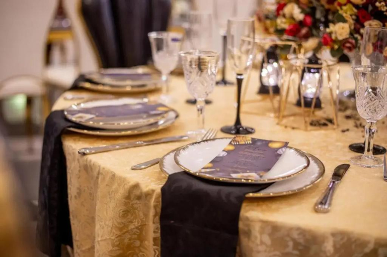 Food & Drinks, THE DREAMS HOTEL, Wouri