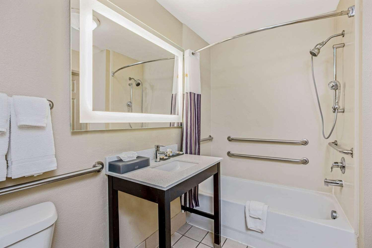 Bathroom 3, La Quinta Inn & Suites by Wyndham Corpus Christi Northwest, Nueces
