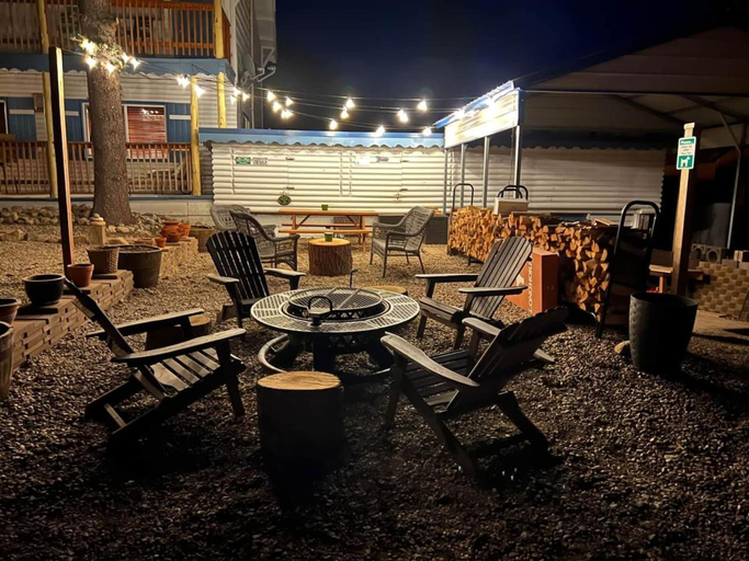 Food & Drinks, Bellamy's Ski Haus, Taos