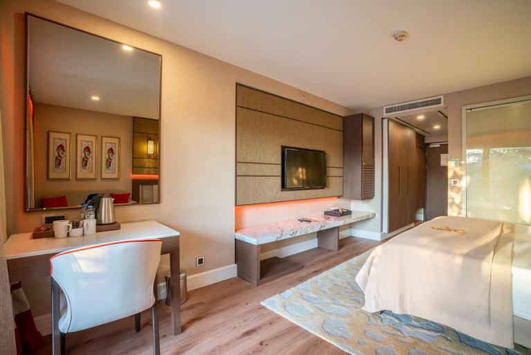 Bedroom 3, Cratos Premium Hotel Casino & SPA