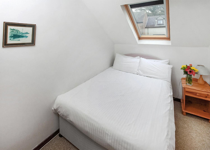 Bedroom 2, Kenegie Manor, Cornwall