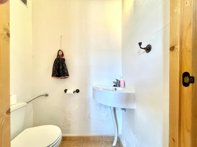 Bathroom 3, Cave House in Cullar near Tabernas Desert, Granada