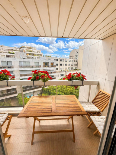 Others 5, Parisian Sparkle Retreat, 50m from American Hospital, Hauts-de-Seine