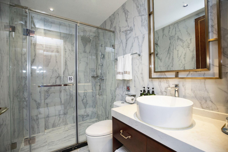 Bathroom 4, Yitingzhenshe Hotel Beijing Nanluoguxiang Branch, Beijing