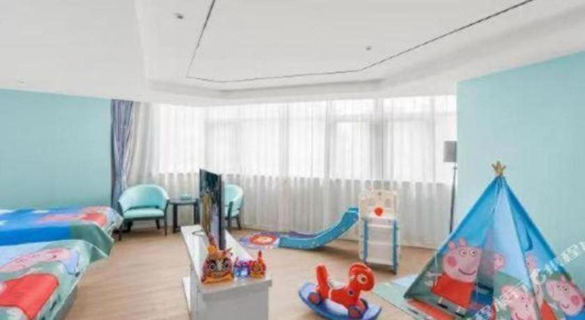 Bedroom 2, Qingdao Galaxy Holiday Hotel, Qingdao