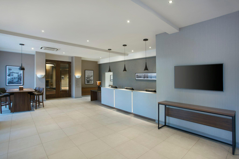 Public Area, Leonardo Hotel East Midlands Airport, Leicestershire