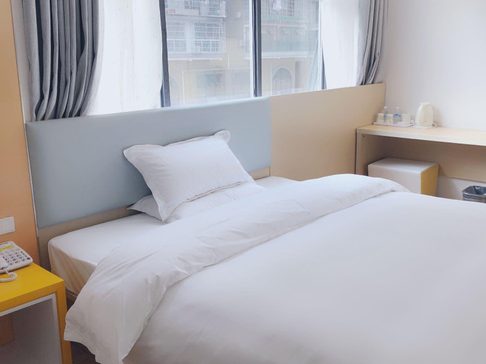 Bedroom 2, 7 Days Inn Kaili Rongjiang Binjiang Avenue, Qiandongnan Miao and Dong