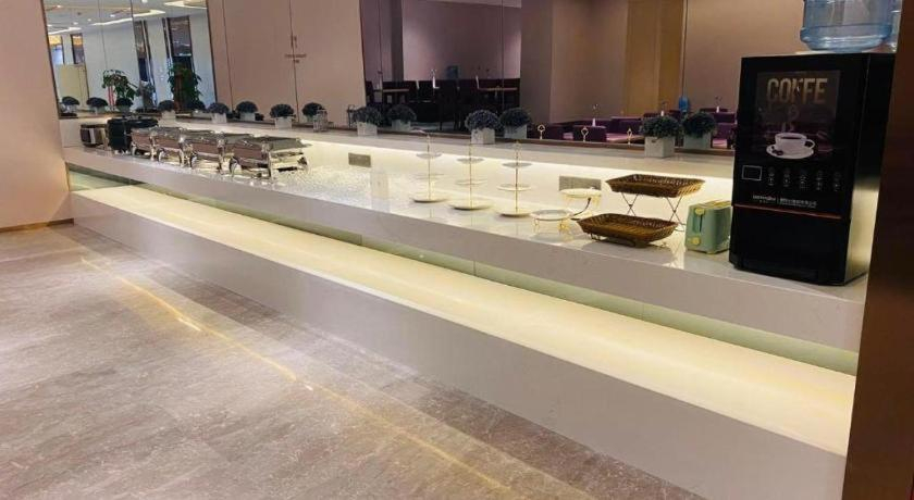 Food & Drinks 4, Lavande Hotel Changchun Gaoxin Jilin University, Changchun