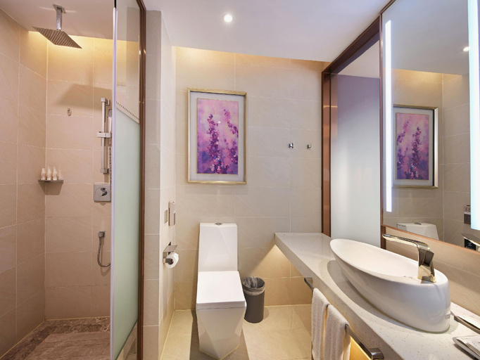 Bathroom 3, Lavande Hotel Luzhou BBQ new World                                                         , Luzhou
