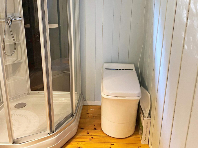 Bathroom 3, person holiday home in Reksteren-By Traum, Tysnes