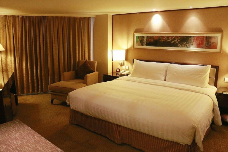 Bedroom 3, Golden Flower Hotel Xi'an, Xi'an