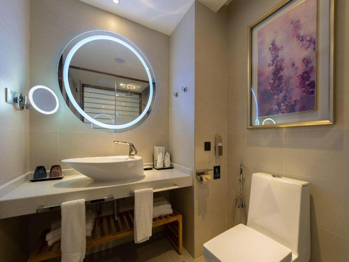 Bathroom 4, Lavande Hotel·Guilin Yangshuo Xi Street, Guilin