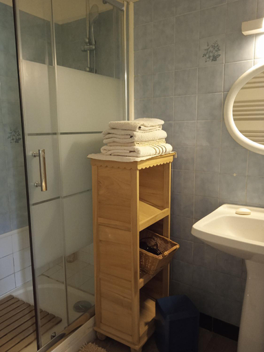 Bathroom 3, La Closerie, Maine-et-Loire