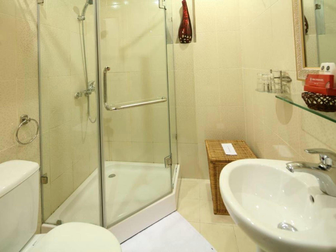 Bathroom 5, Rising Dragon Estate Hotel, Hoàn Kiếm