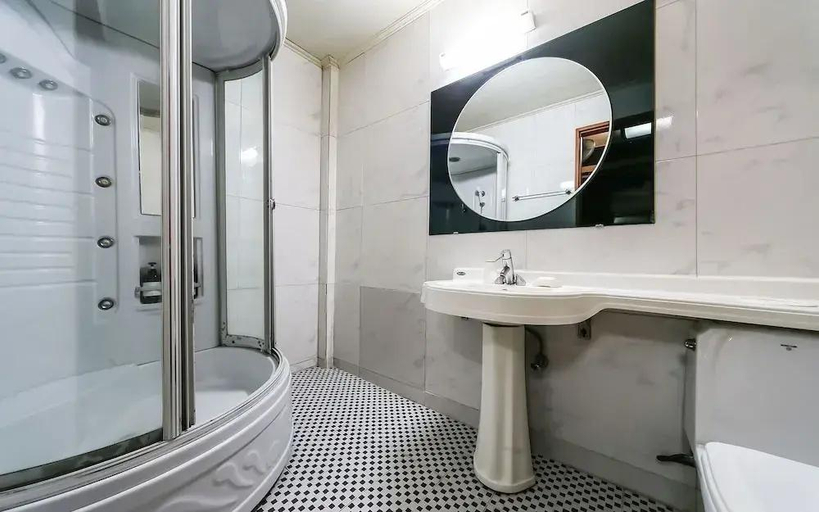 Bathroom 3, Pohang Sangdodong Bogeumjari, Pohang