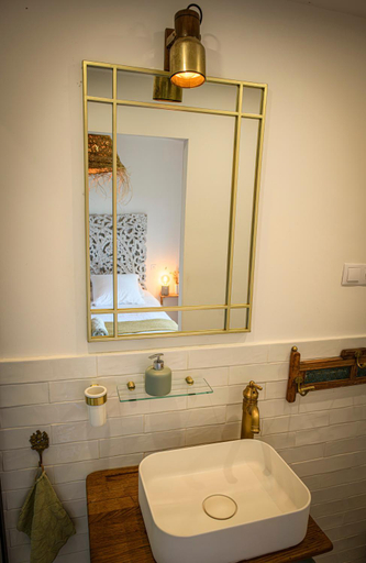 Bathroom 3, Amama Baita, Pyrénées-Atlantiques