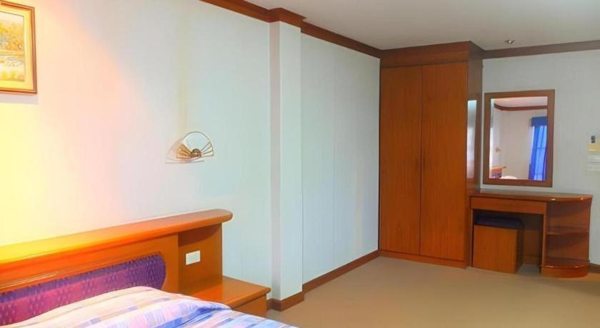 Bedroom 4, Sea Falcon Hotel, Sattahip