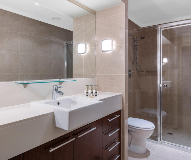 Bathroom, Oaks Hervey Bay Resort and Spa, Hervey Bay - Pt A