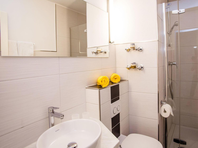 Bathroom 4, Appartement Michaela in Freyung mit Pool, Freyung-Grafenau