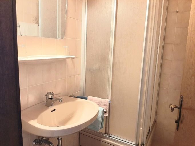 Bathroom 3, Apartment in Radstadt near Ski Amade, Sankt Johann im Pongau