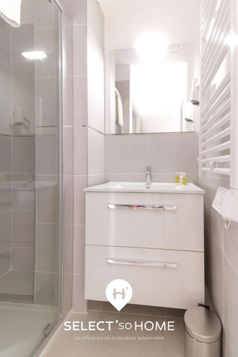 Bathroom, SELECT'soHOME - Residence Le Poseidon - Duplex pour 6 personnes - Piscine, Garage prive - Services h, Var