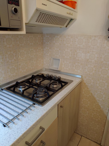 5, Seafront Apartment - Sleeps 13 - Parking - Balcony, Central Macedonia
