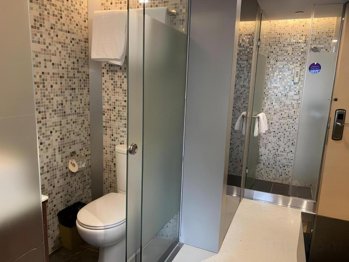 Bathroom 3, J Link Hotel, Hong Kong Island