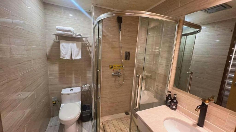 Bathroom, GreenTree Inn Express Shanghai Baoshan District Youyi Road Metro Station, Shanghai