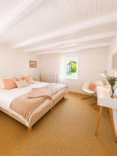 Bedroom 2, A l'ombre du figuier, Charente-Maritime