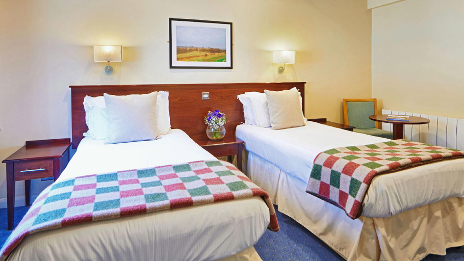 Bedroom 2, The County Hotel, Essex