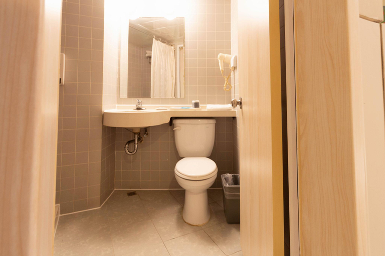 Bathroom 4, Jinjiang Inn Anshan Xingsheng Square, Anshan