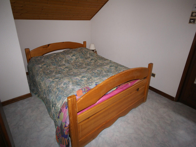 Bedroom 2, Chalet in Gerardmer near Ski Slopes, Vosges