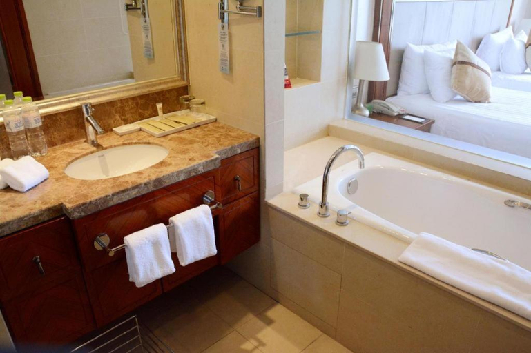 Bathroom 5, New Century Grand Hotel Huaian, Huai'an