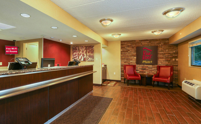 Public Area 2, Red Roof PLUS+ Washington DC - Oxon Hill, Prince George's