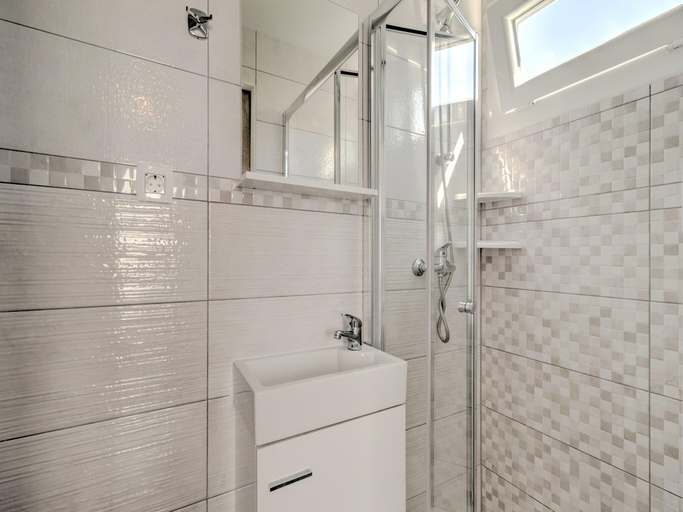 Bathroom 3, Mobile Home in Banjole near Beach  Pool, Medulin