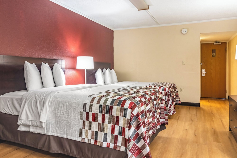 Bedroom 3, Red Roof Inn Ashtabula - Austinburg, Ashtabula