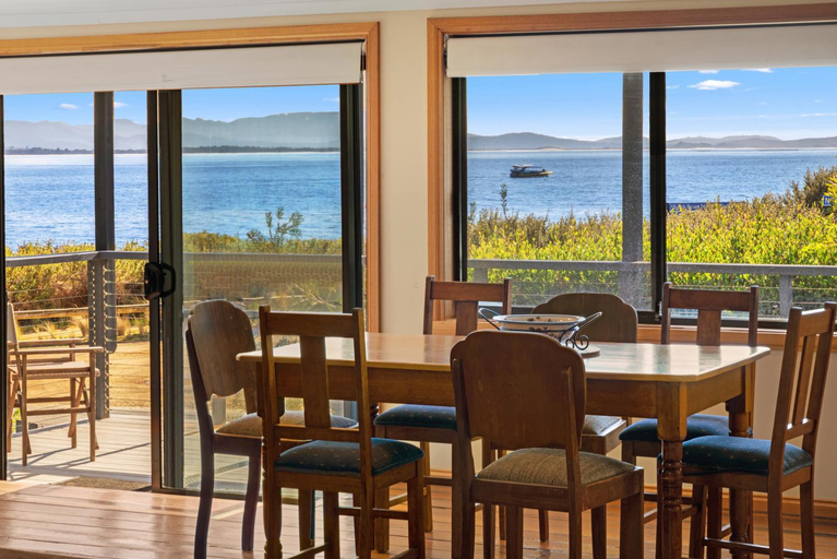 Food & Drinks 4, Bruny Island Escapes and Hotel Bruny, Kingborough