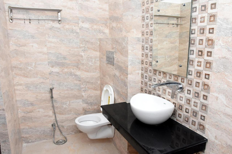 Bathroom 4, Hotel Rajshree, Udham Singh Nagar