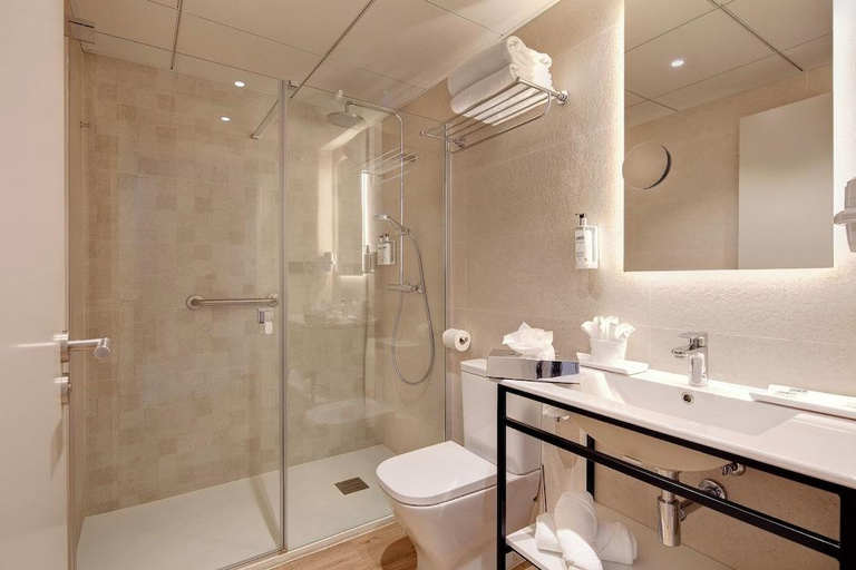 Bathroom 4, Hotel San Cristobal, Málaga