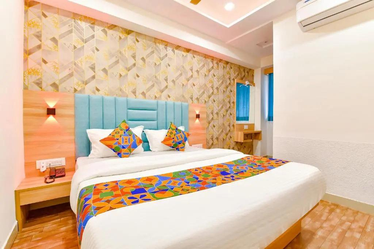 Bedroom 3, Hotel Matrix Inn, Ahmadabad