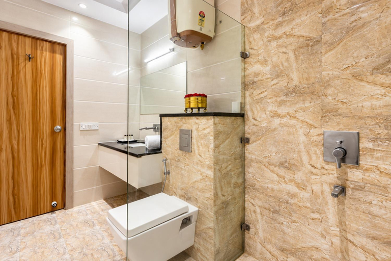 Bathroom 2, Hotel Transit International- Aerocity Delhi Airport, Delhi