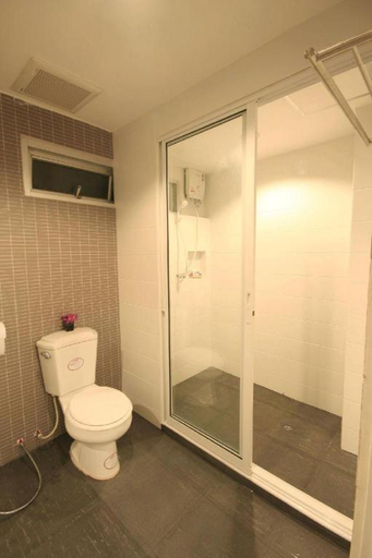 Bathroom 5, Laemchabang City Hotel, Si Racha