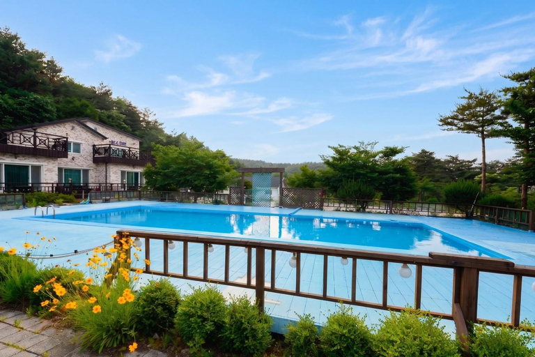 Sport & Beauty 4, Sokcho White House Swimming Pool Pension, Sokcho