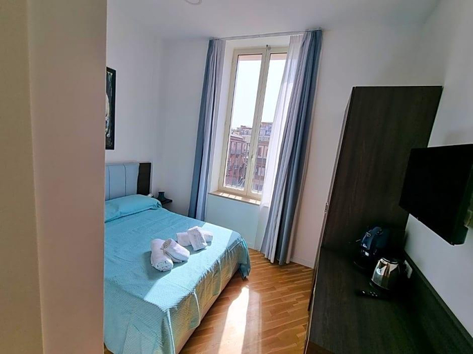 Bedroom 2, BARBAJA SUITES IN STREET TOLEDO 205, Napoli