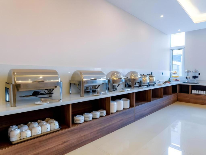 Food & Drinks 4, GreenTree Inn Express Hebei Tangshan Guyan District Xinguang Road, Tangshan