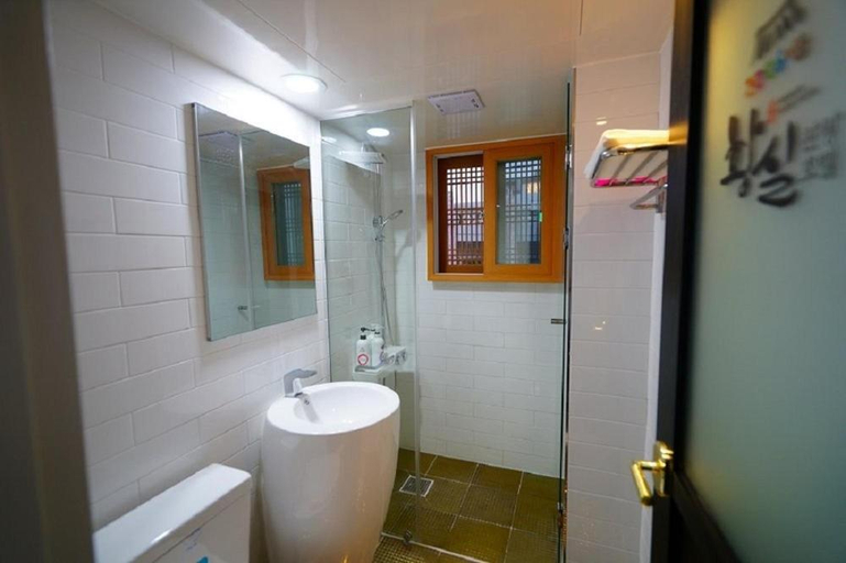 Bathroom 3, Jeonju Hwangsil Gwangwang Hotel, Jeonju