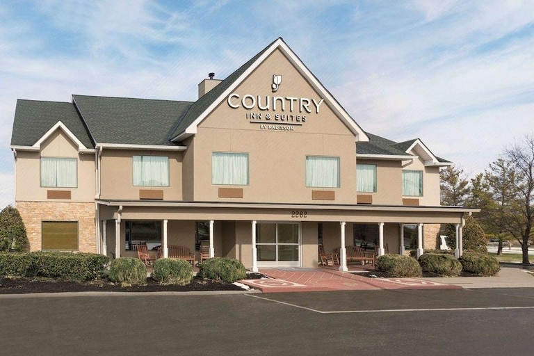 Exterior & Views 2, Radiant Inn & Suites, Rutherford