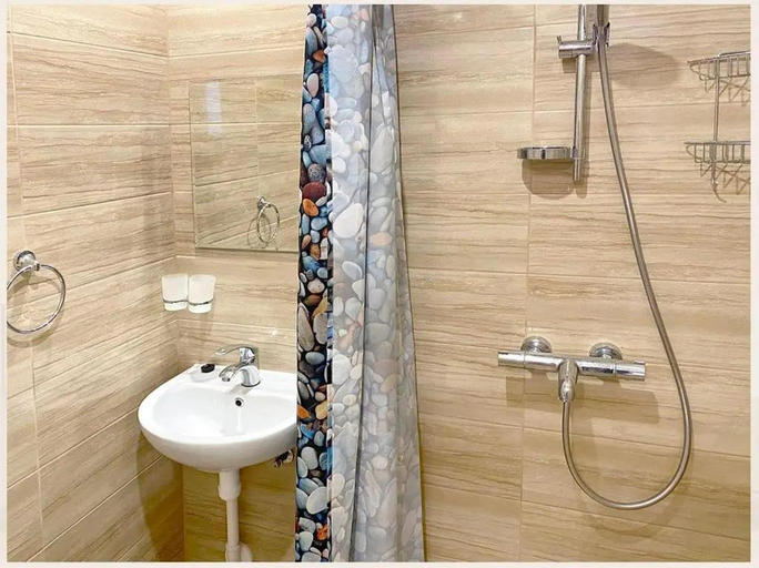 Bathroom 5, Mandarin Restoran & Hostel, Haapsalu
